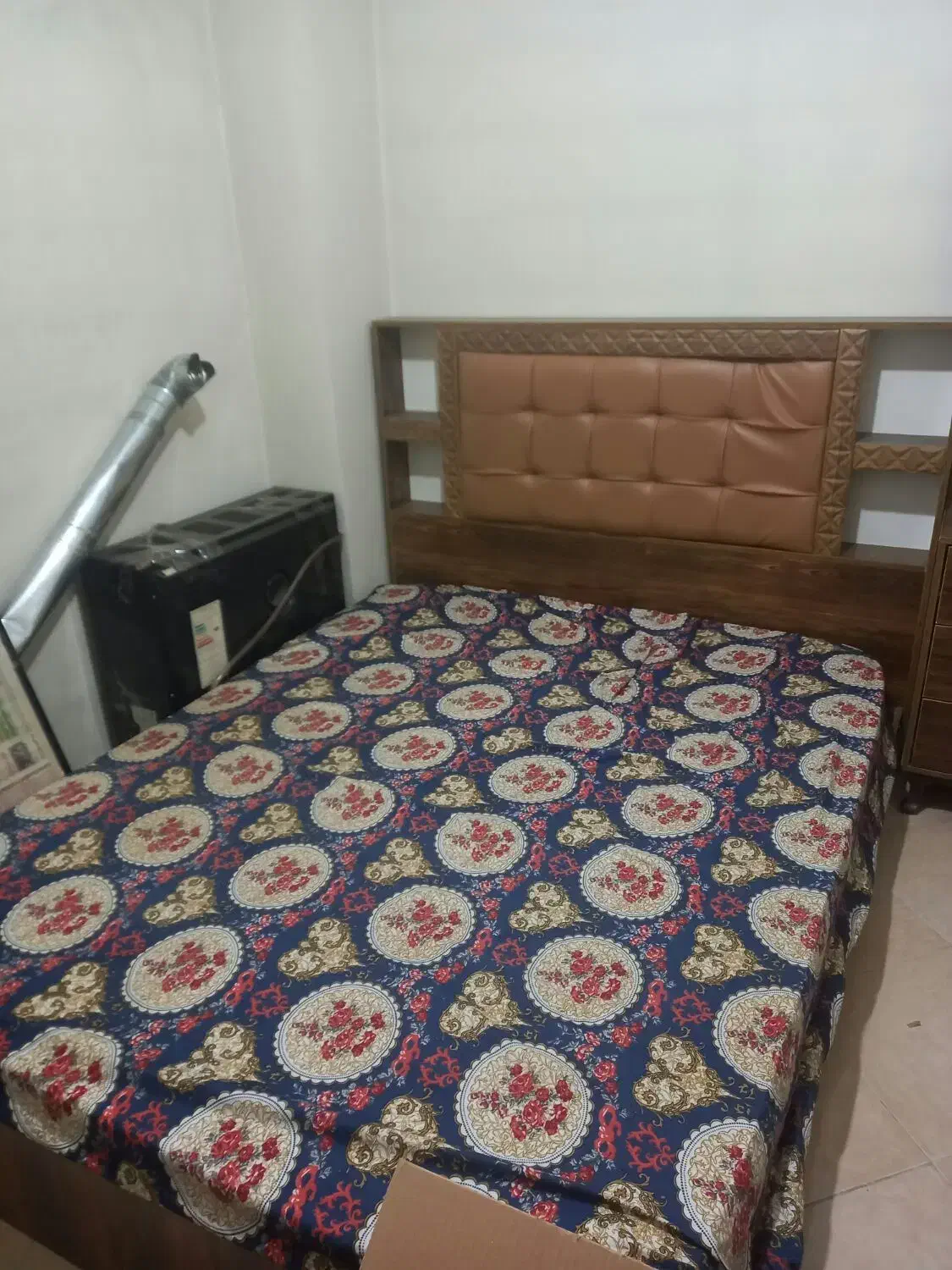 *سرویس خواب کامل بسیار نو و تمیز *|تخت و سرویس خواب|بومهن, |دیوار