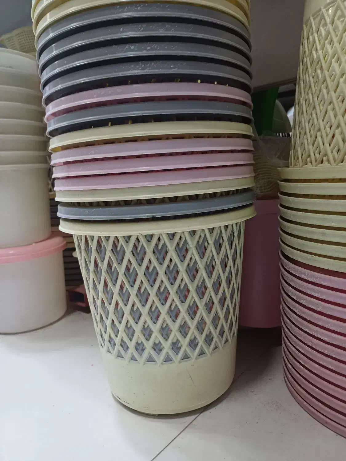 سبد پلاستیک سطل حراجی|ظروف نگهدارنده، پلاستیکی، یکبارمصرف|مشهد, انقلاب|دیوار