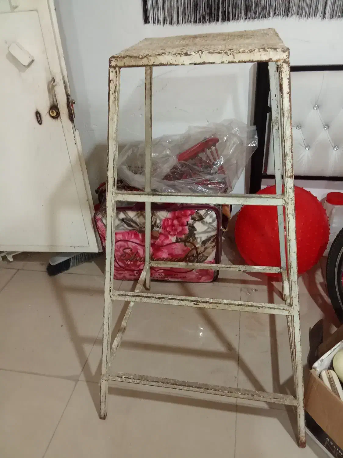 چهارپایه|ابزارآلات|محمدیه-قزوین, |دیوار