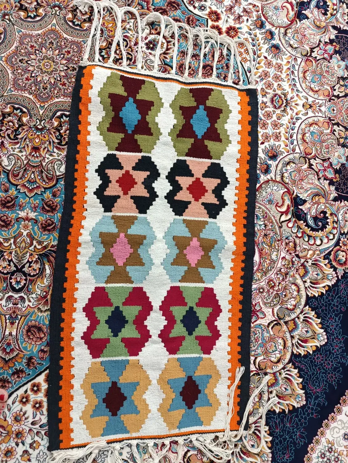 دست باف|فرش|کرمانشاه, |دیوار