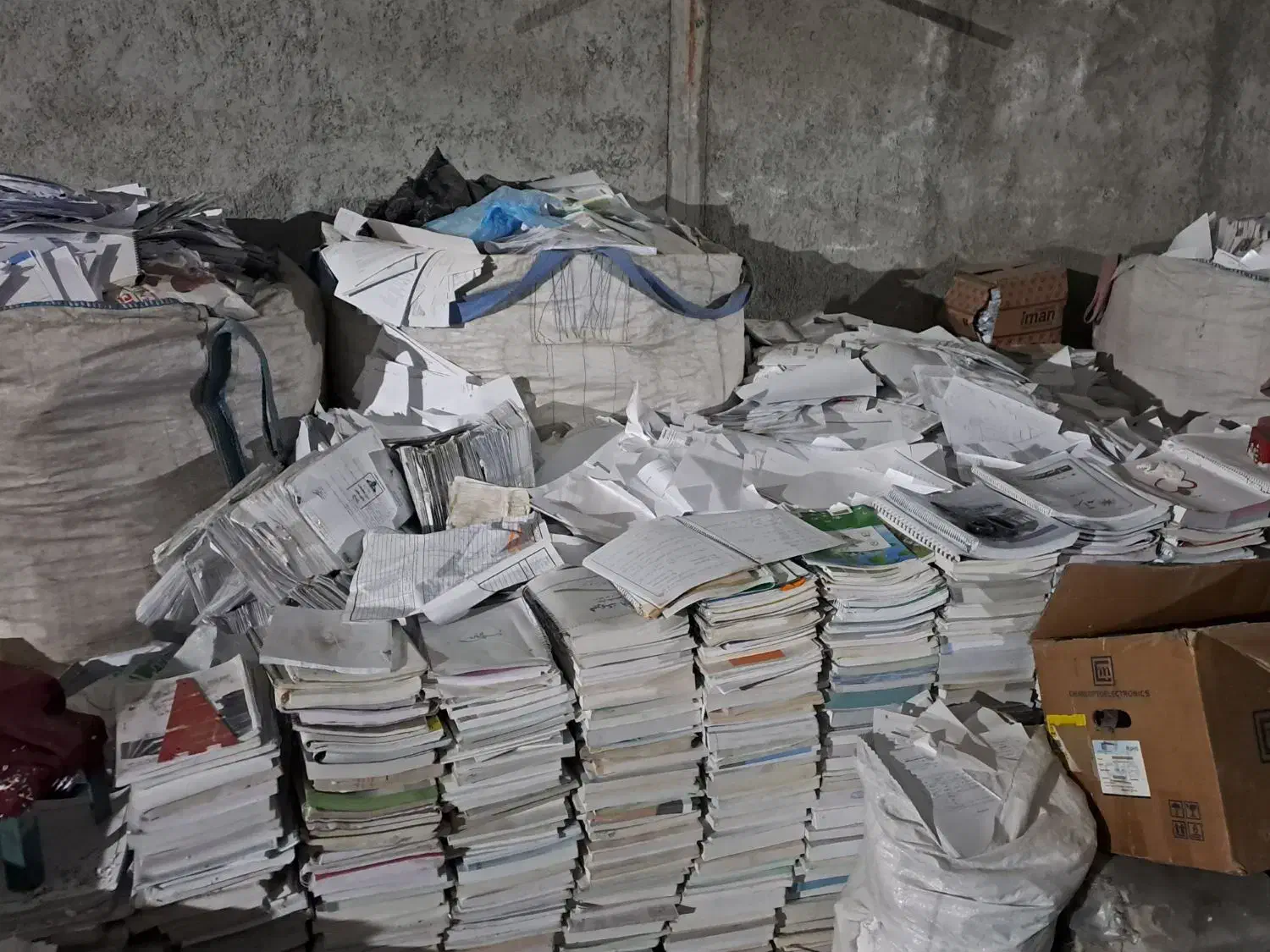 خریدو فروش انواع کتاب|عمده‌فروشی|کرج, شهرک بنفشه|دیوار