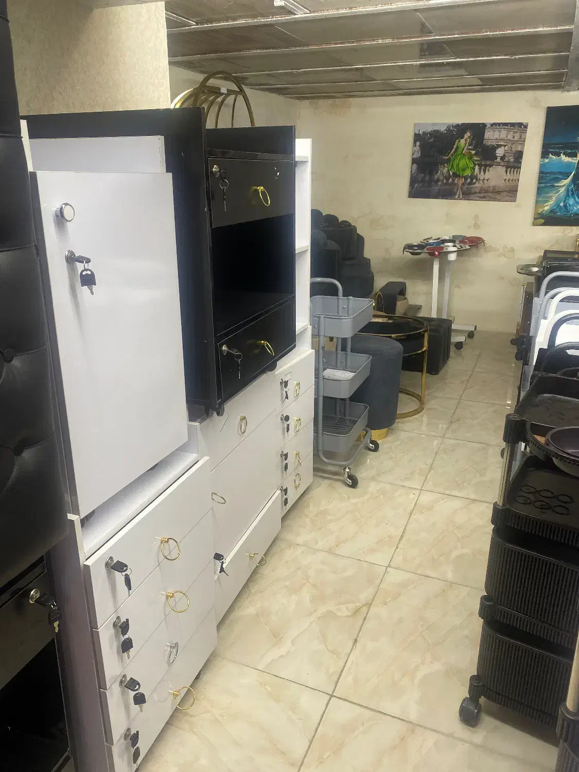 ترولی توری ام دی اف طبقه مدل تربو|آرایشگاه و سالنهای زیبایی|اصفهان, ناصرخسرو|دیوار