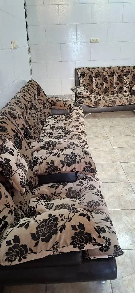 مبل هفت نفره گل دار|مبلمان خانگی و میز عسلی|بوشهر, |دیوار