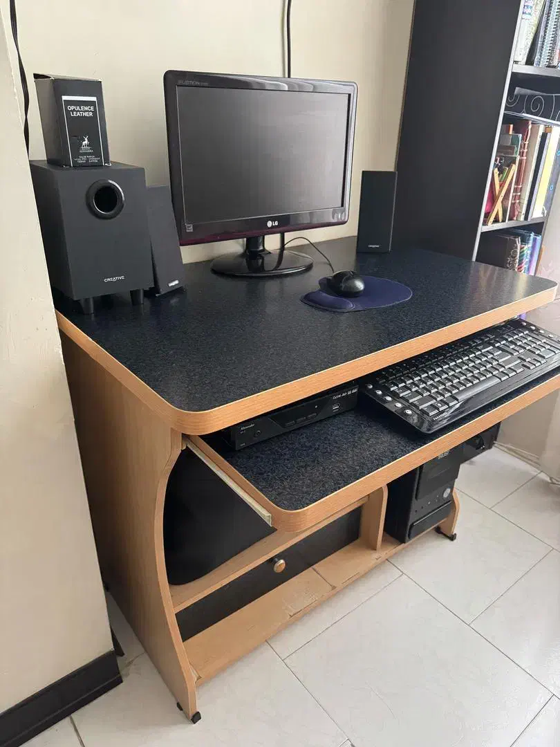 کامپیوتر الجی لمسی|رایانه رومیزی|فردیس, فردیس|دیوار