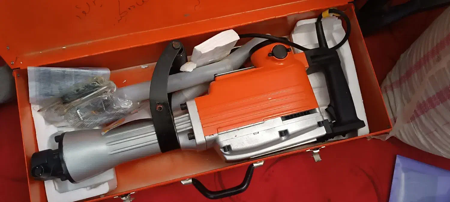 پیکور هیلتی|ابزارآلات|کرچمبو, |دیوار