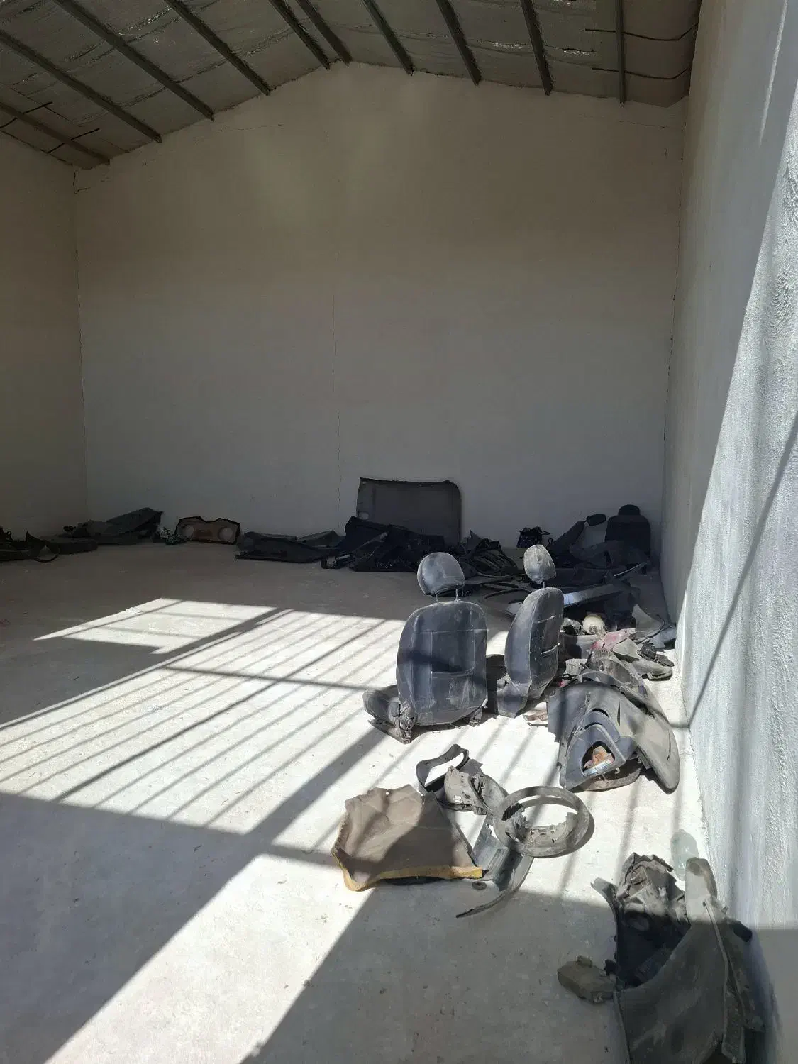 سالن ۱۰۰ متری در پلیس راه به طرف آخولا|فروش دفتر صنعتی، کشاورزی، تجاری|خسروشاه, |دیوار