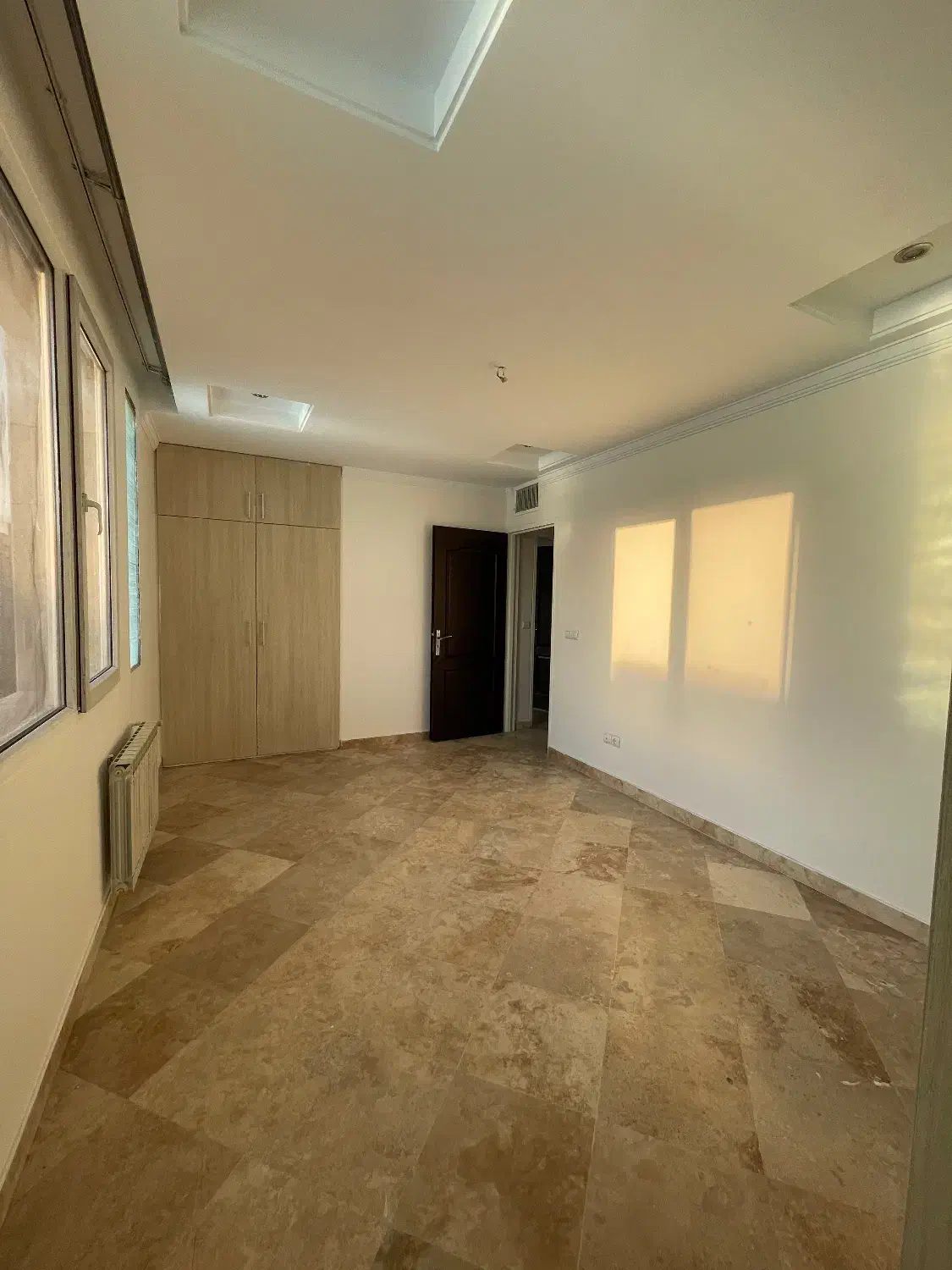 آپارتمان دو خوابه و دو نبش در بهترین طبقه