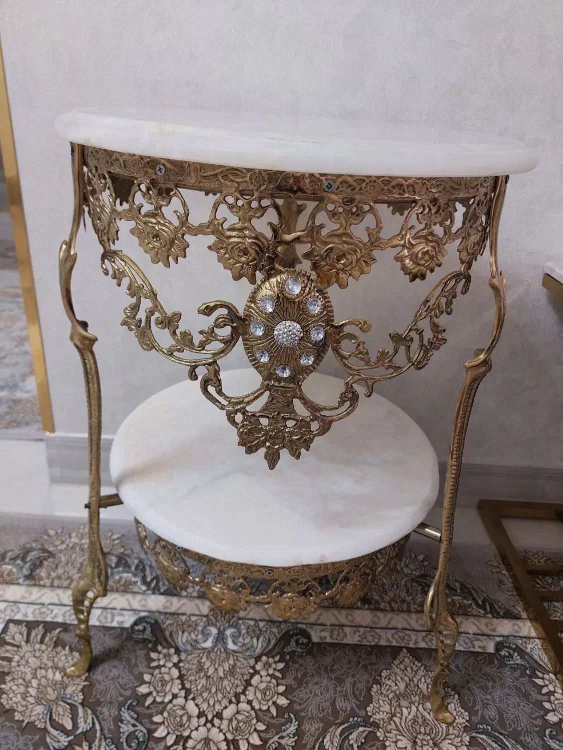 نداشتن جای کافی و شلوغی|مجسمه، تندیس، ماکت|اسلامشهر, باغ فیض|دیوار