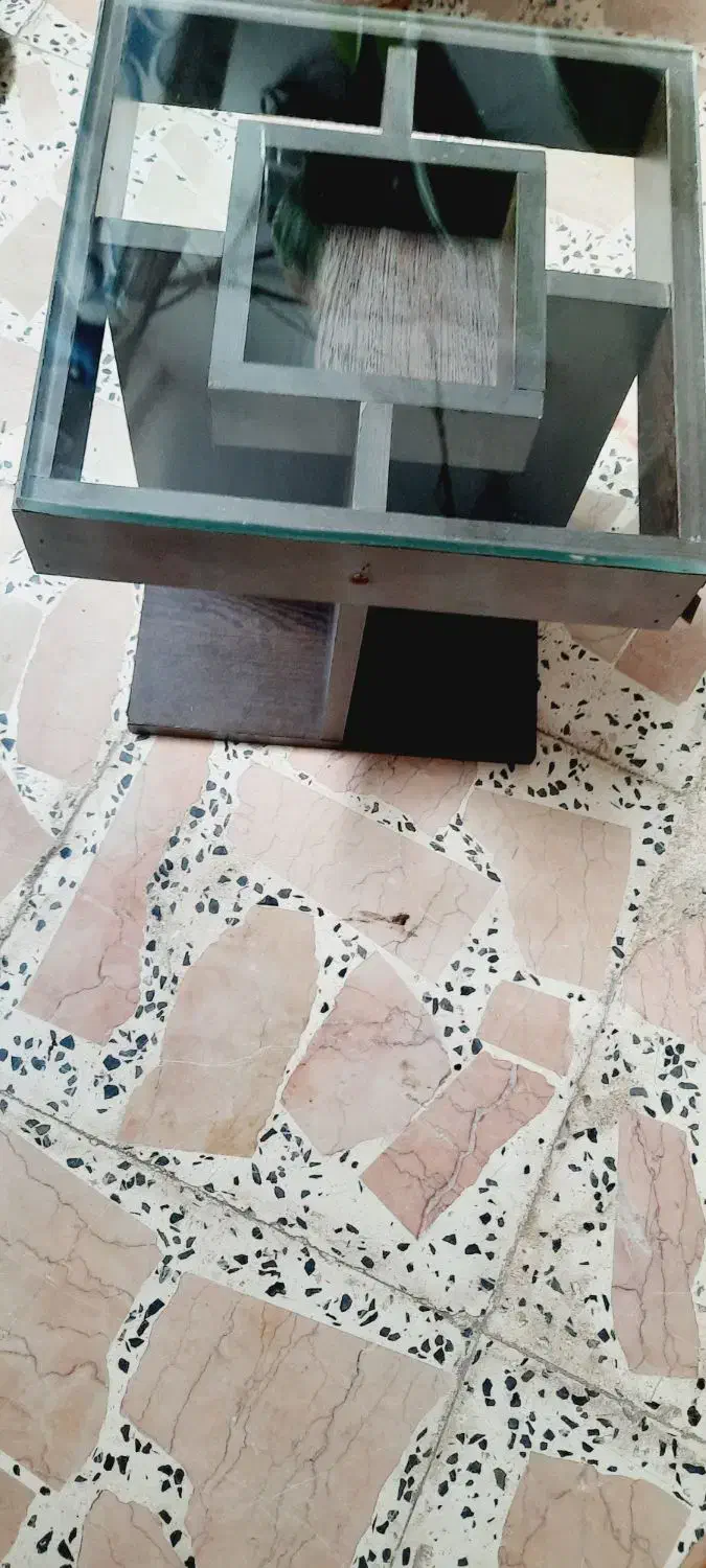 میزعسلی سالم چوبی شیشه ای|مبلمان خانگی و میز عسلی|رشت, هلال احمر|دیوار