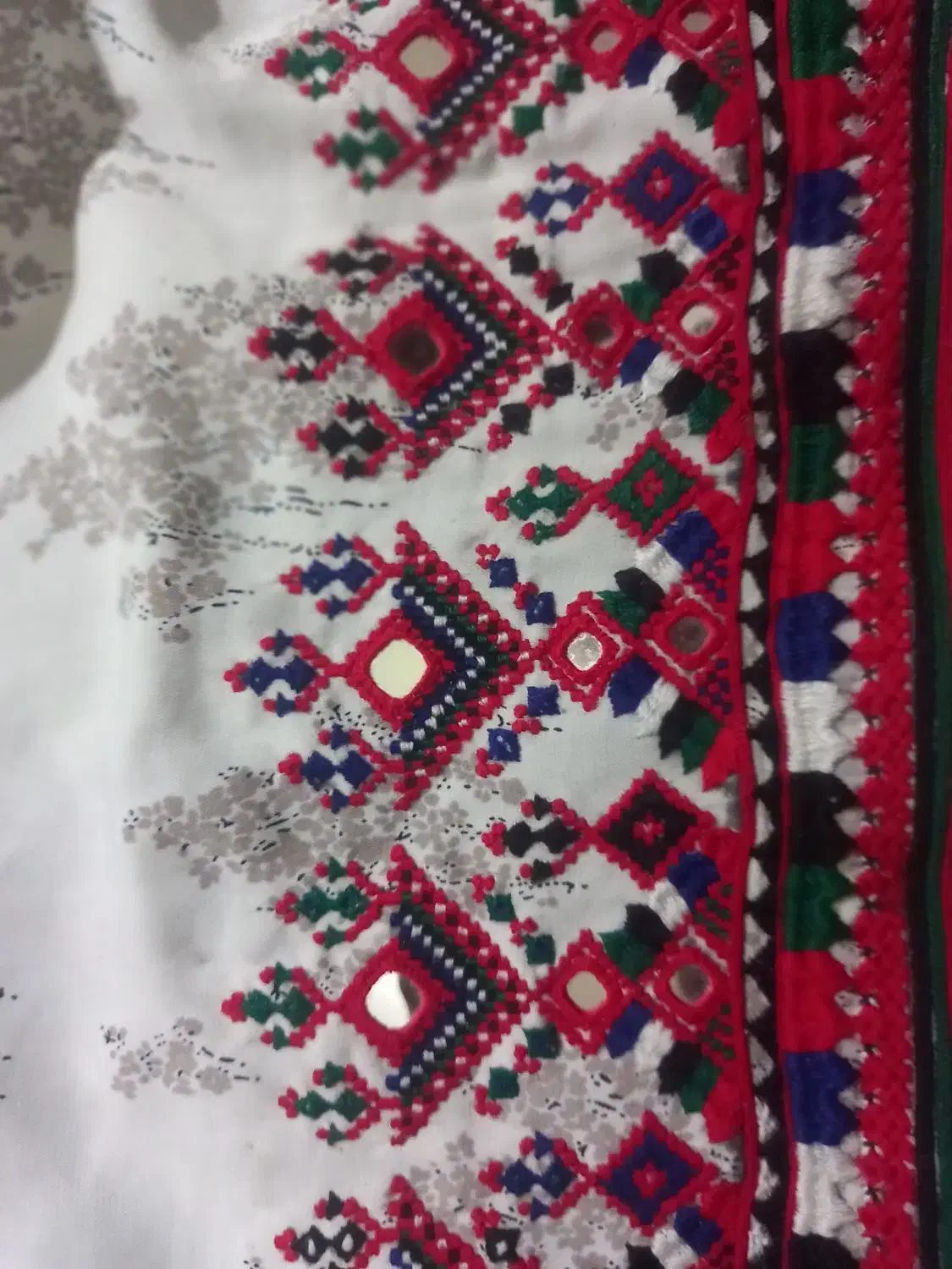 دوچگرم|لباس|دلگان, |دیوار