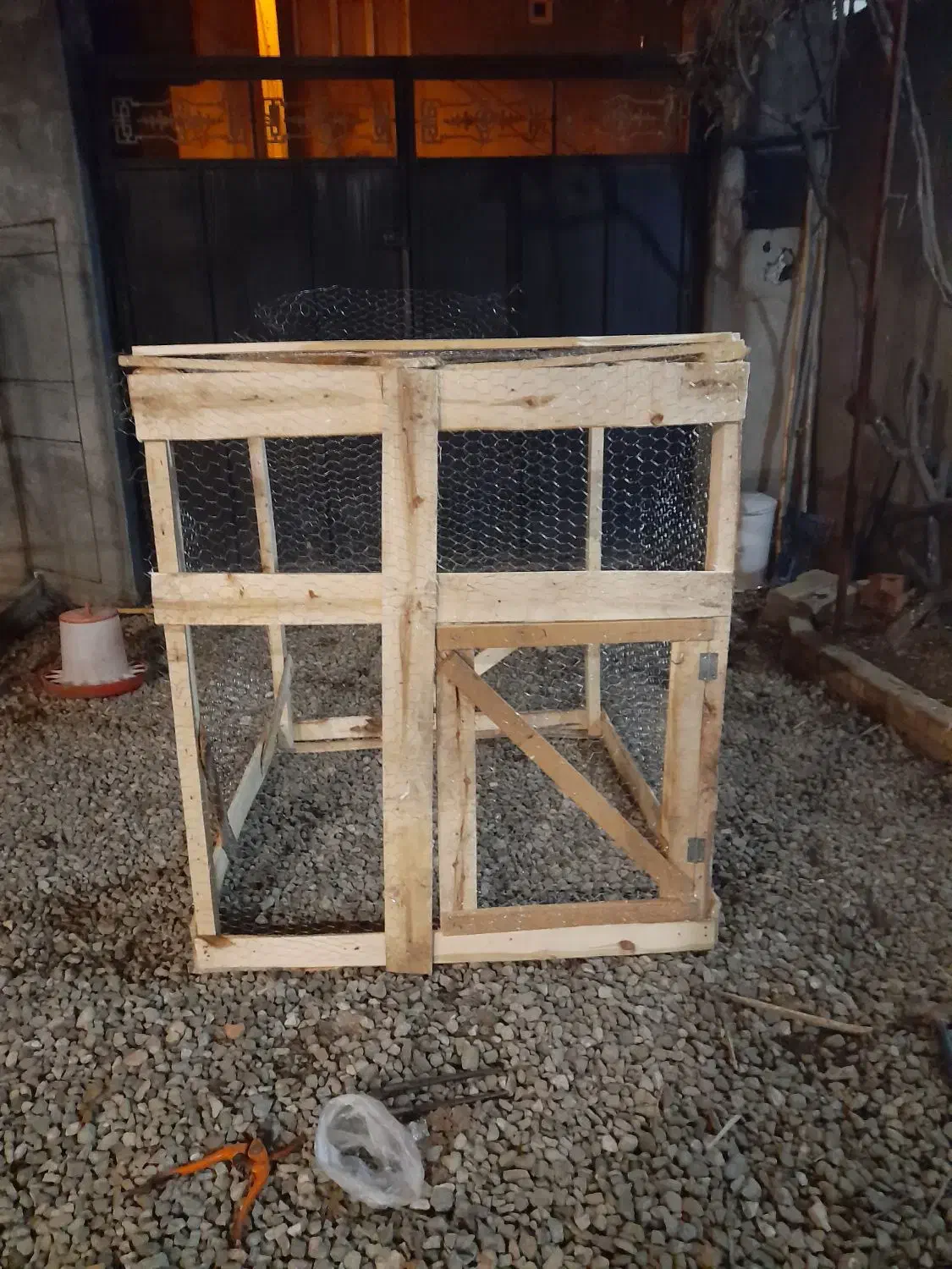 قفس چوبی|لوازم جانبی حیوانات|رامیان, |دیوار