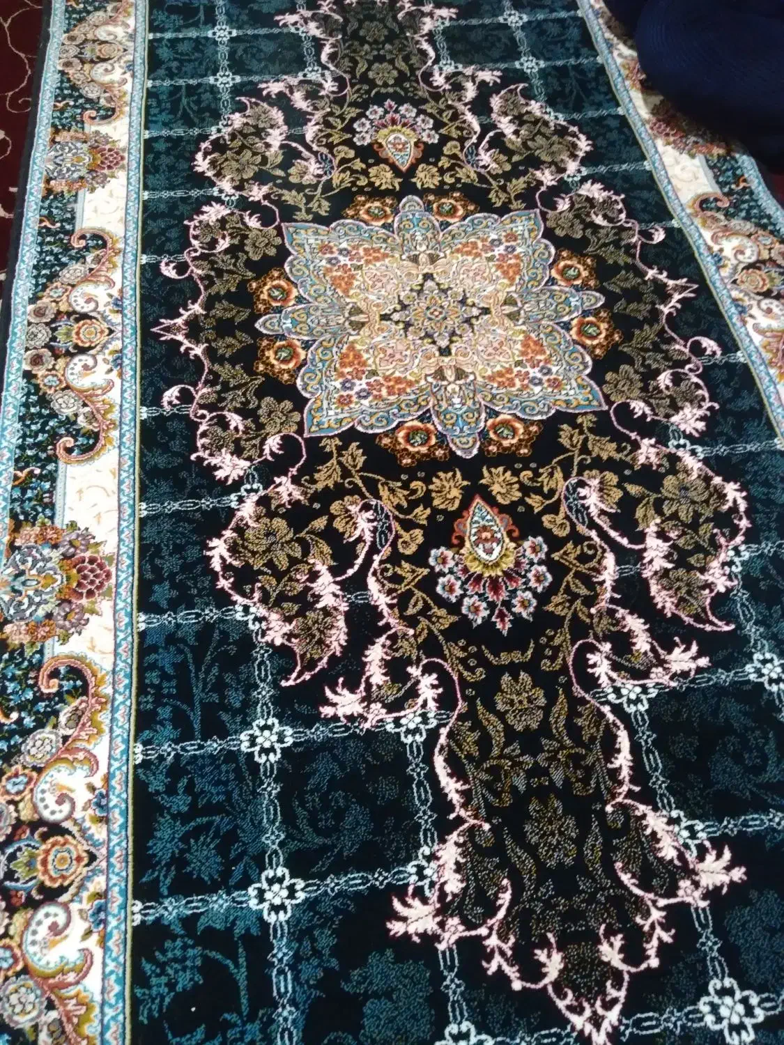 یک عددفرش ۲متری درحدنو|فرش|همدان, |دیوار