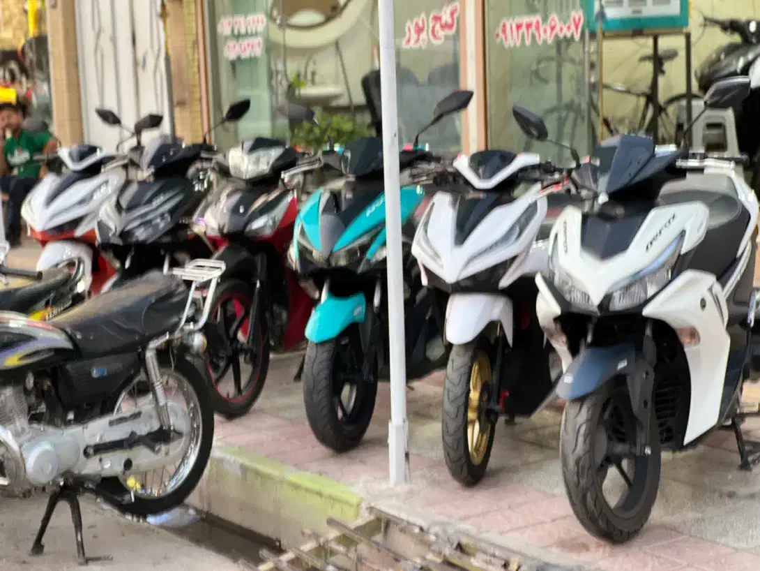 فروش انواع موتورسیکلت ایروکس،کلیک،بیکلاچ،هوندا|موتورسیکلت|رفسنجان, |دیوار