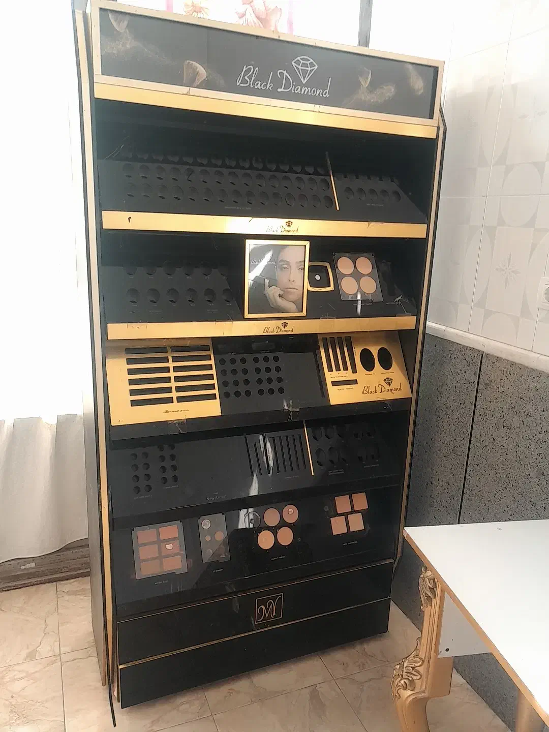 کمد کمک ارایشگر|آرایشگاه و سالنهای زیبایی|اهر, |دیوار