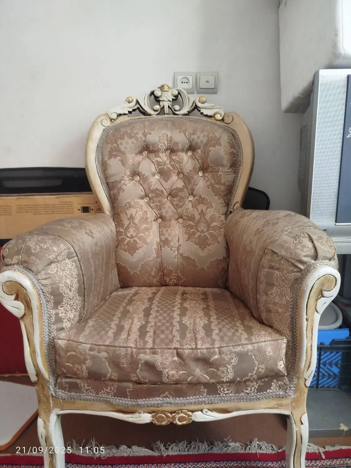 مبل سلطنتی یک نفره|مبلمان خانگی و میز عسلی|شیراز, فرگاز|دیوار