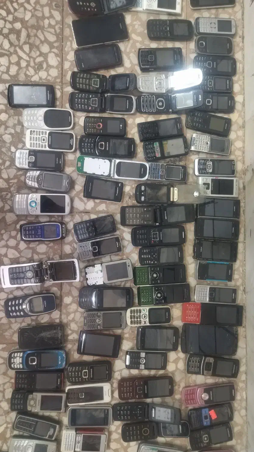 ۱۰۰عدد گوشی موبایل|موبایل|تهران, سنگلج (شاپور)|دیوار