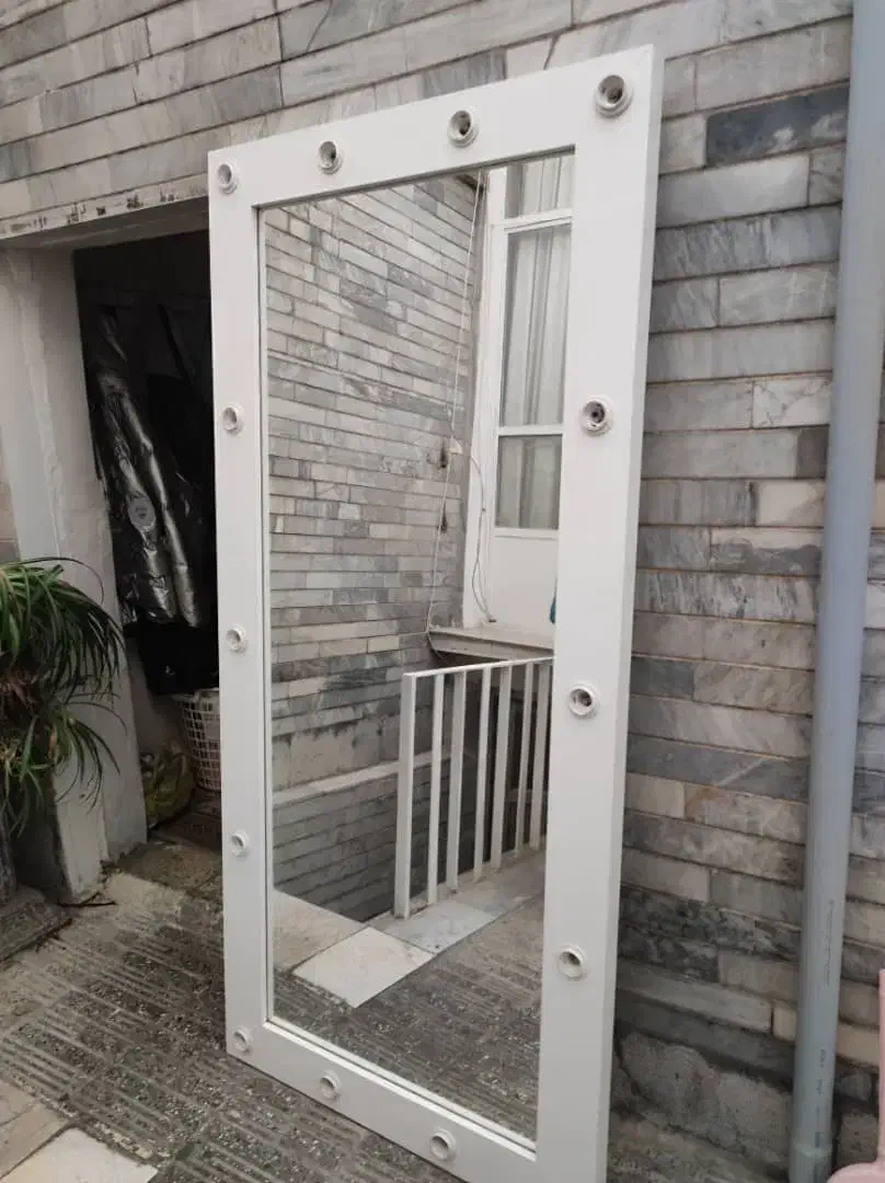 اینه قدی سالنی تعداد لامپ خور 14عدد|آینه|تهران, سلیمانی|دیوار