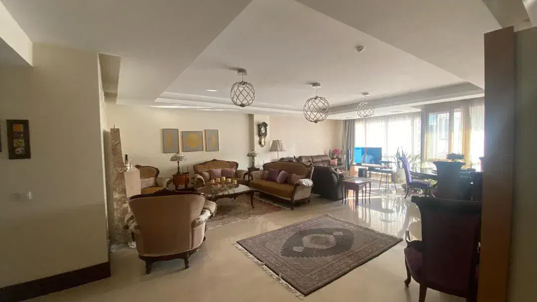 ۲واحد ۲۱۰ متری اجاره با ۵۰ متر انبار زعفرانیه