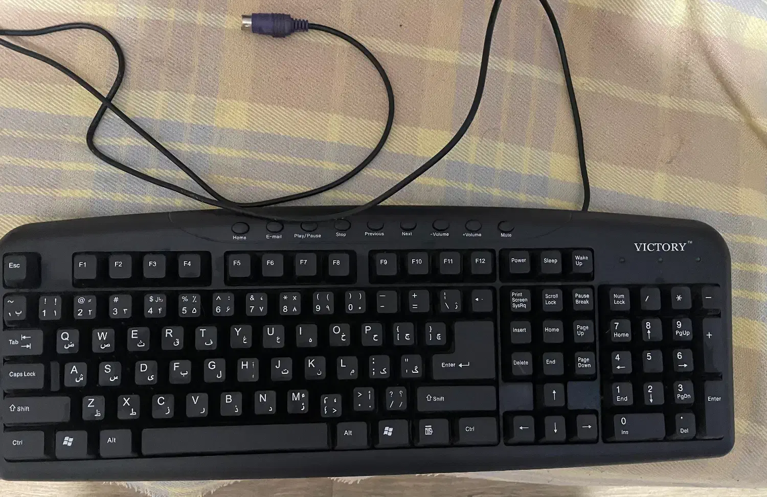 کیبورد در حد نو گلسار|قطعات و لوازم جانبی رایانه|رشت, دیلمان|دیوار