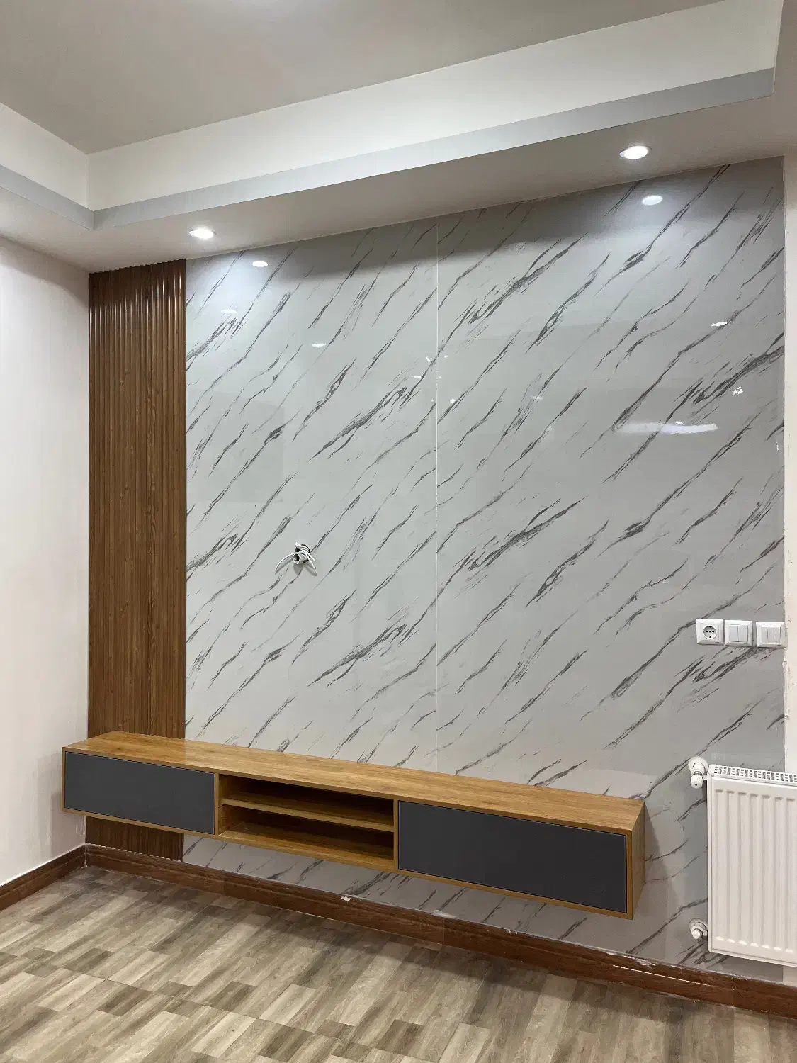 میز تی وی|میز تلویزیون|رشت, منظریه|دیوار