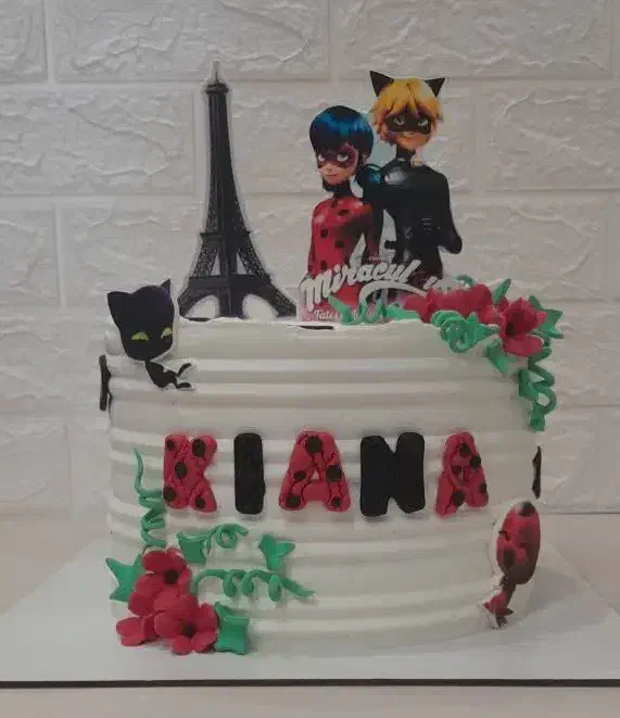 کیک تولد ،عروسی و عصرونه و رولت|خدمات پذیرایی، مراسم|یزد, |دیوار