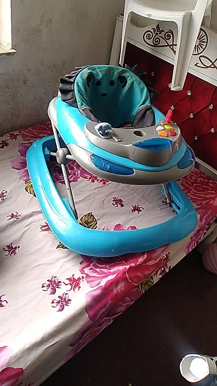 رورئک کریر|کالسکه و لوازم جانبی|چالوس, |دیوار