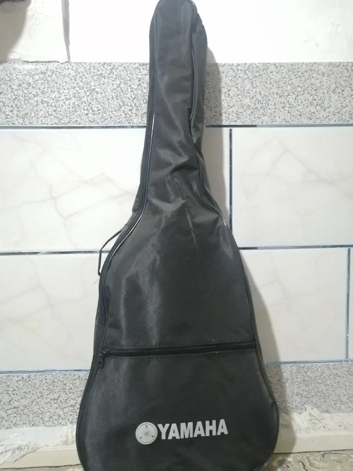 گیتار|گیتار، بیس، امپلیفایر|خان ببین, |دیوار