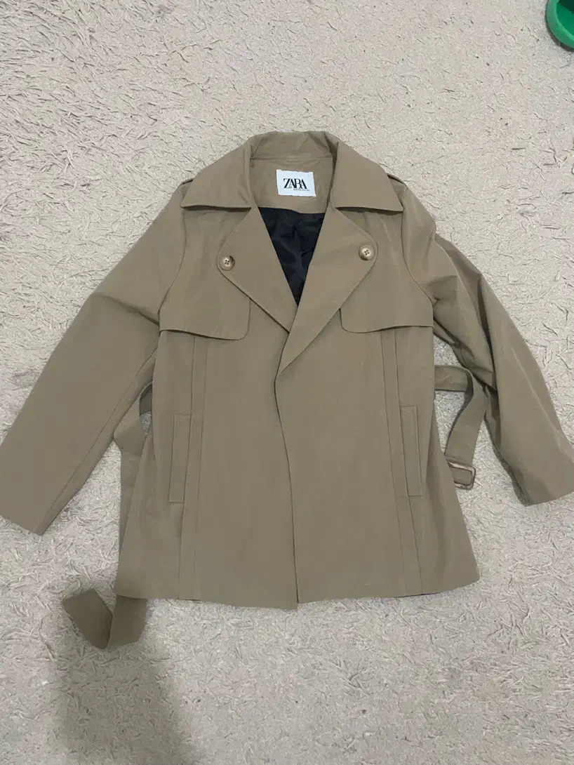 ترنج کت کوتاه بارانی ترند zaraکاملا نو|لباس|اراک, |دیوار