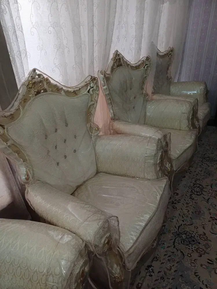 مبل کلاسیک ۷ نفره|مبلمان خانگی و میز عسلی|تهران, هفت چنار|دیوار