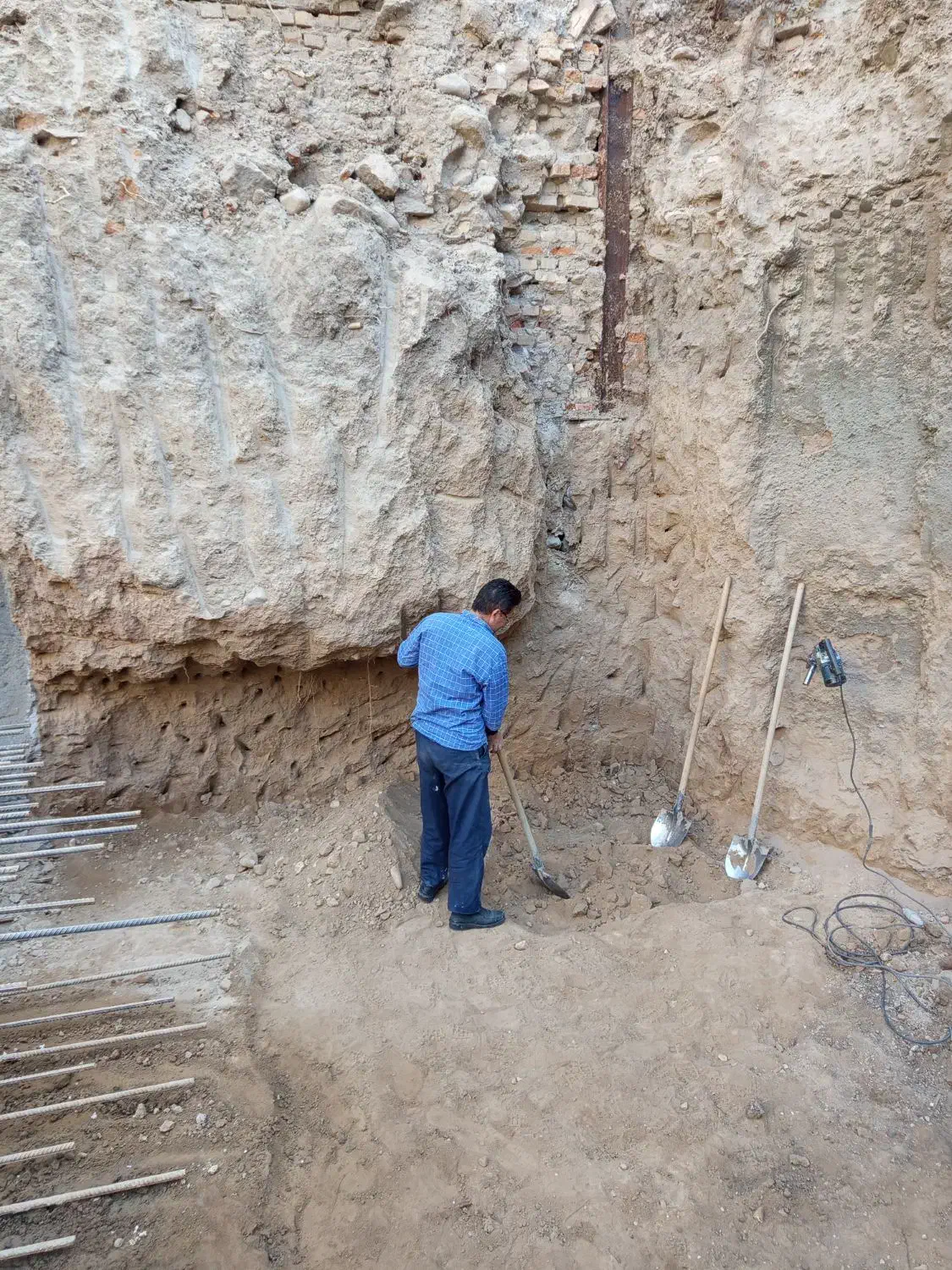 تخریبساختمان،کلیجزئی|خدمات پیشه و مهارت|تبریز, |دیوار