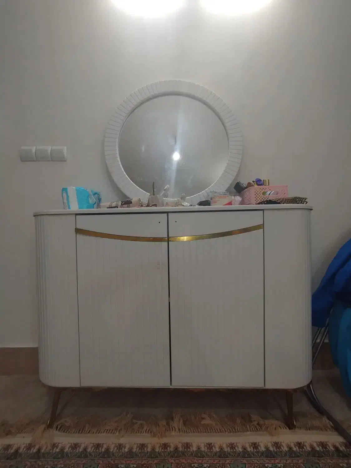 آیینه کنسول درحدنو سفیدطلایی|بوفه، ویترین، کنسول|بروجرد, |دیوار