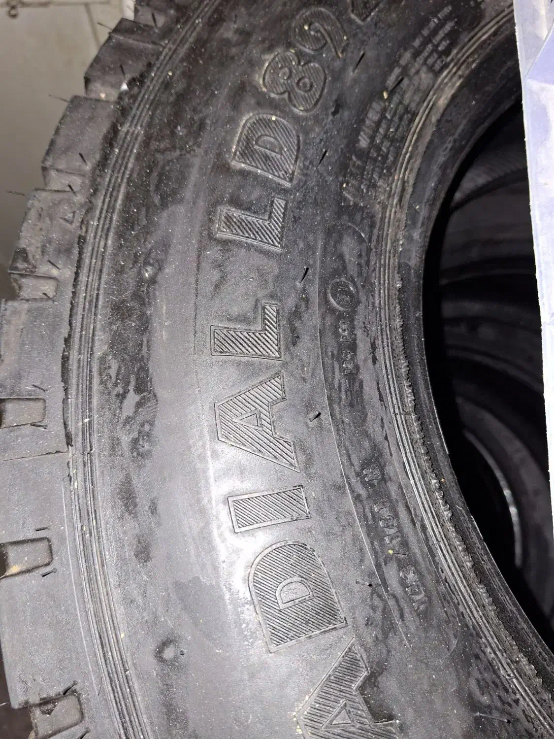 لاستیک بارز ایسوزویی۲۳۵ و ۱۷.۵|قطعات یدکی و لوازم جانبی|کرمانشاه, |دیوار