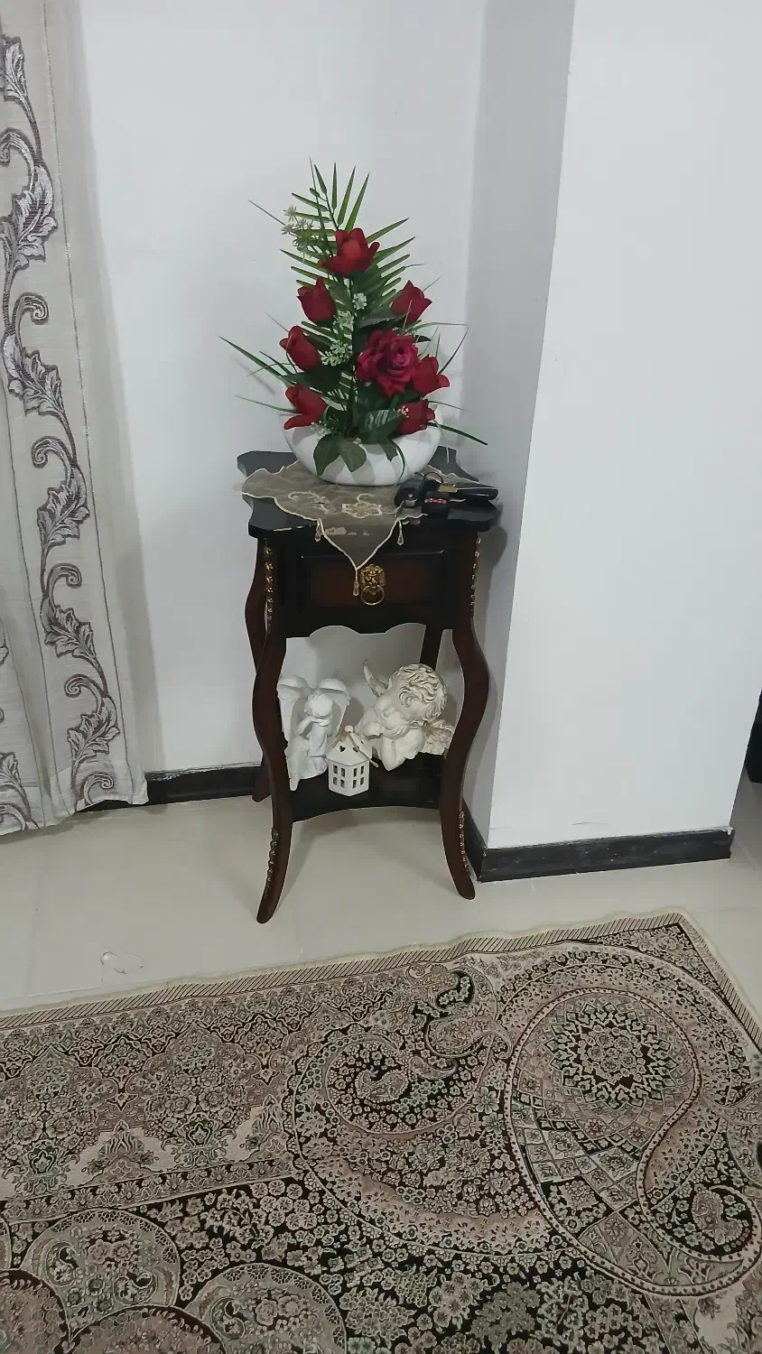 میز تلفن|میز تلفن|دماوند, دماوند|دیوار