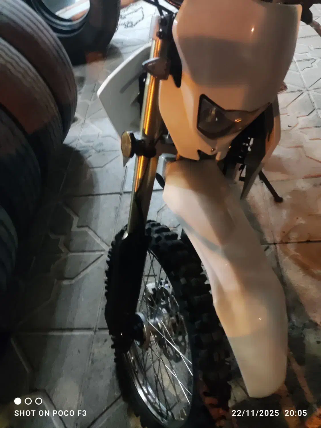 تریل بهرو|موتورسیکلت|قائن, |دیوار