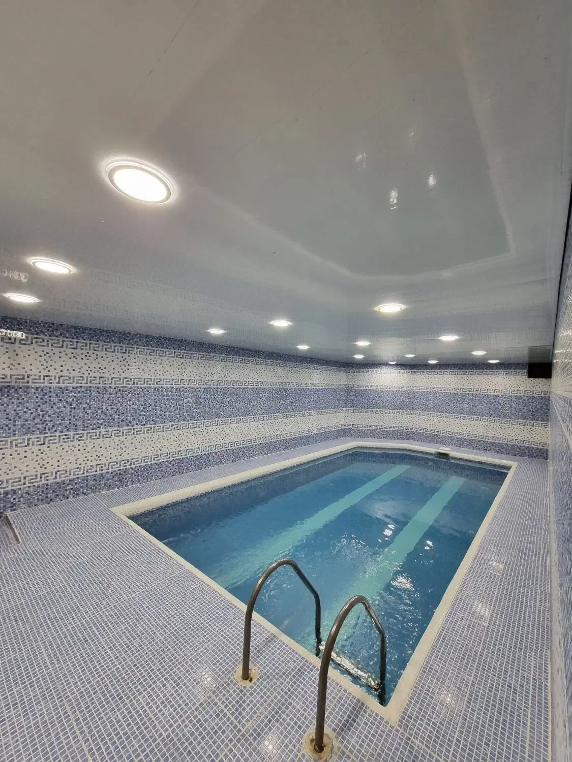 ویلا استخردار ۳خواب دربست با ۳تا وسایل بازی|اجارهٔ کوتاه‌مدت ویلا و باغ|تنکابن, |دیوار