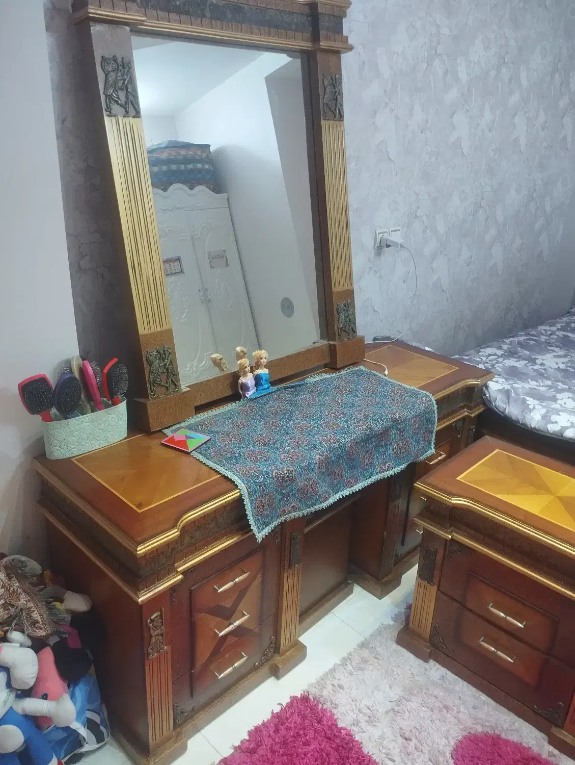 سرویس خواب  درحد نو خوشخواب دونفره درجه یکک|تخت و سرویس خواب|کاشان, امیرکبیر|دیوار