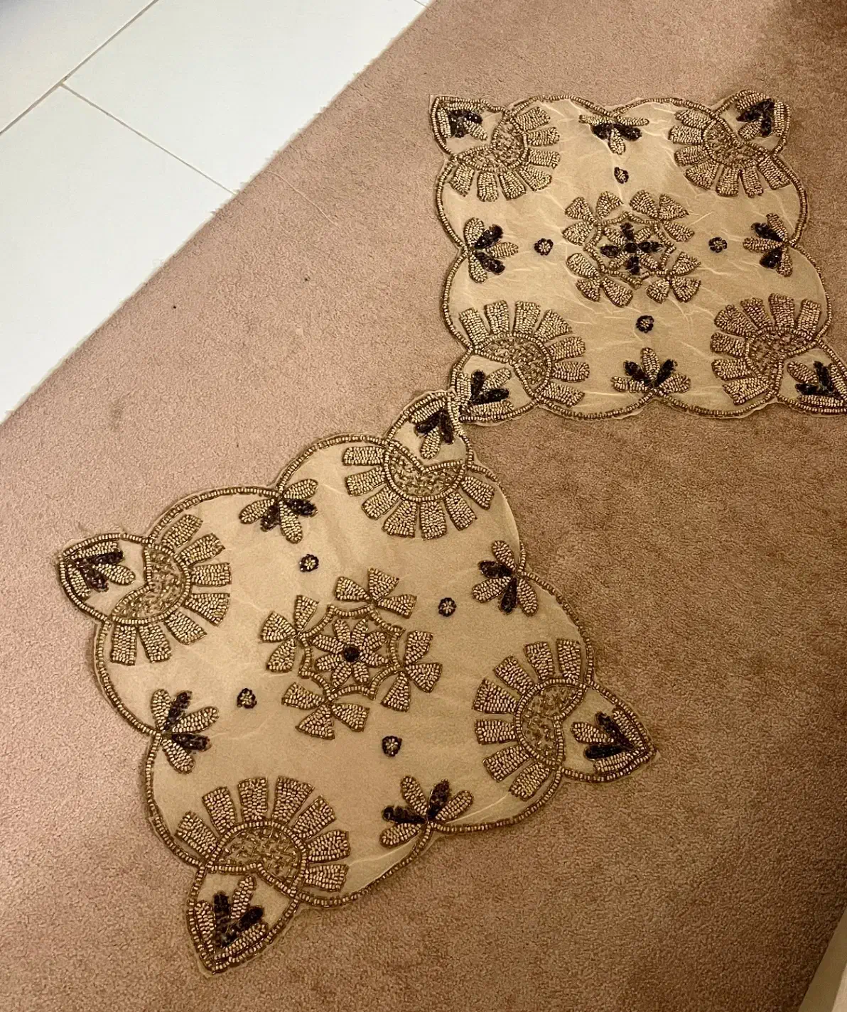 رومیزی سنگ دوزی شده|پرده، رانر، رومیزی|بیرجند, |دیوار