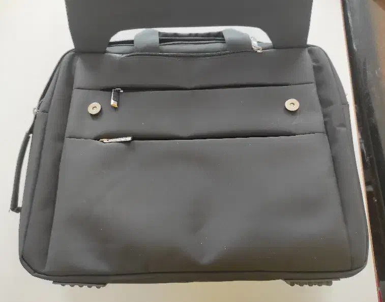 کیف سه کاره اصل بنتون|کیف، کفش، کمربند|اردبیل, |دیوار