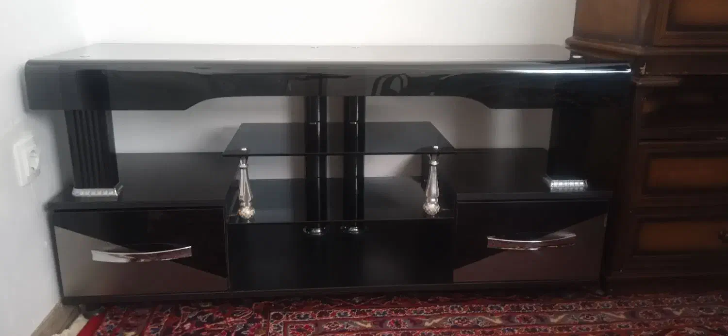 میز تلویزیون در حد نو|میز تلویزیون|عجب شیر, |دیوار