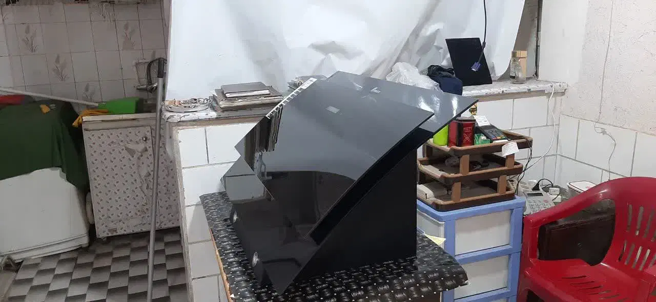 هود مشکی|هود|اراک, |دیوار