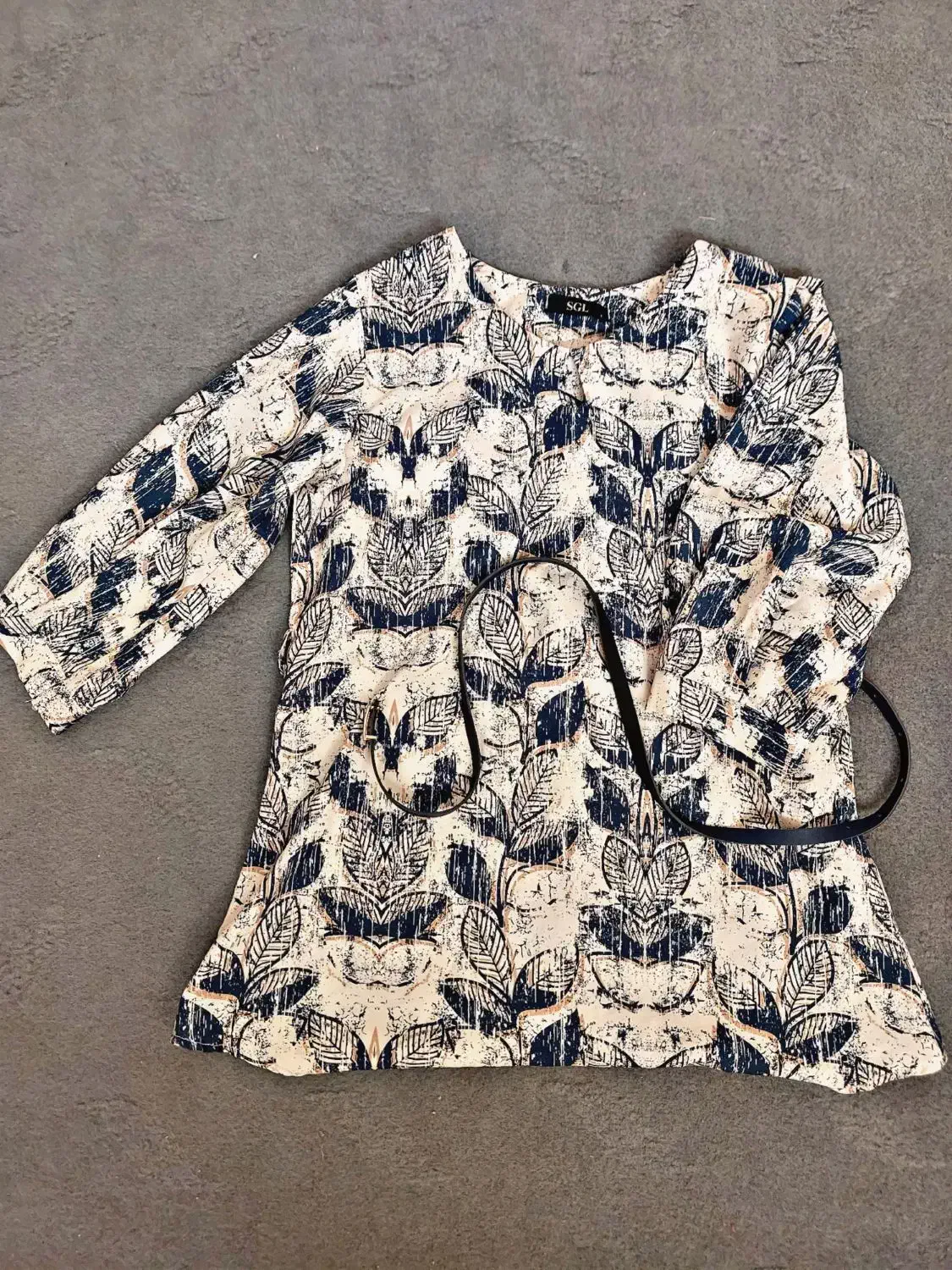 لباس|لباس|اهر, |دیوار