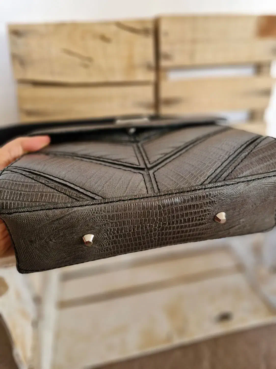 کیف چرم گاوی دستدوز|کیف، کفش، کمربند|اردبیل, |دیوار