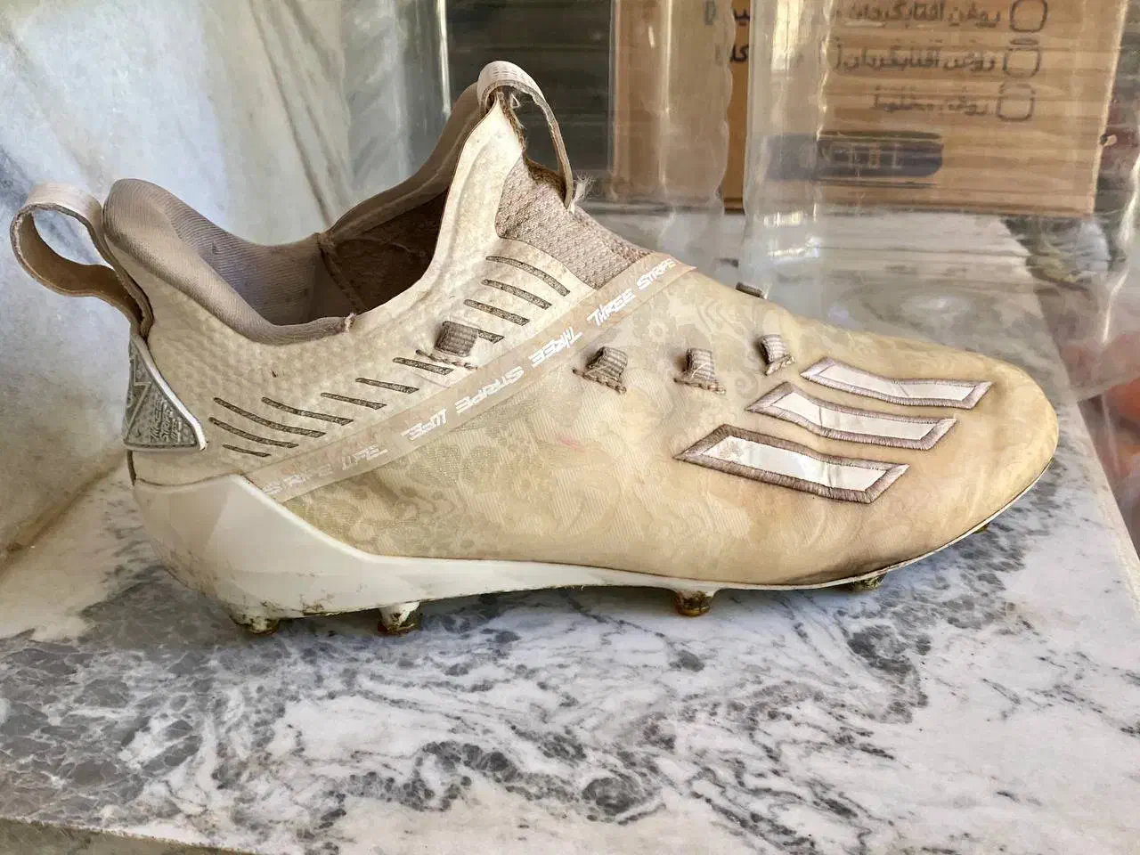 کفش فوتبال آدیداس چمن سایز  چهل و یک ونیم|کفش و لباس بچه|جوانرود, |دیوار