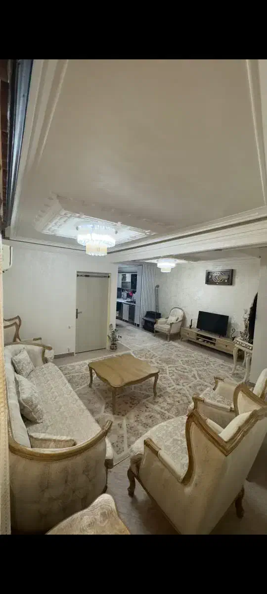 واحد بالا ۷۵ متری با ۲عدد مغازه املاک سران حمیدیان|فروش خانه و ویلا|رشت, حمیدیان|دیوار