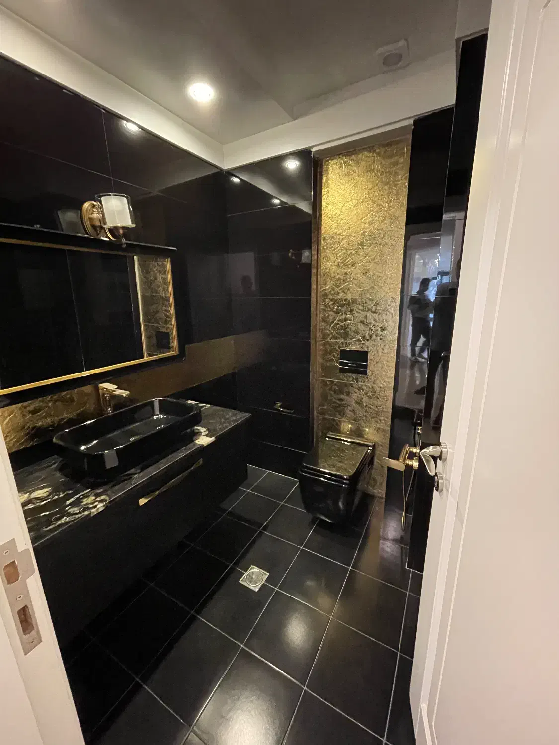 ۲۰۰ متر/۳خواب/فول فرنیش