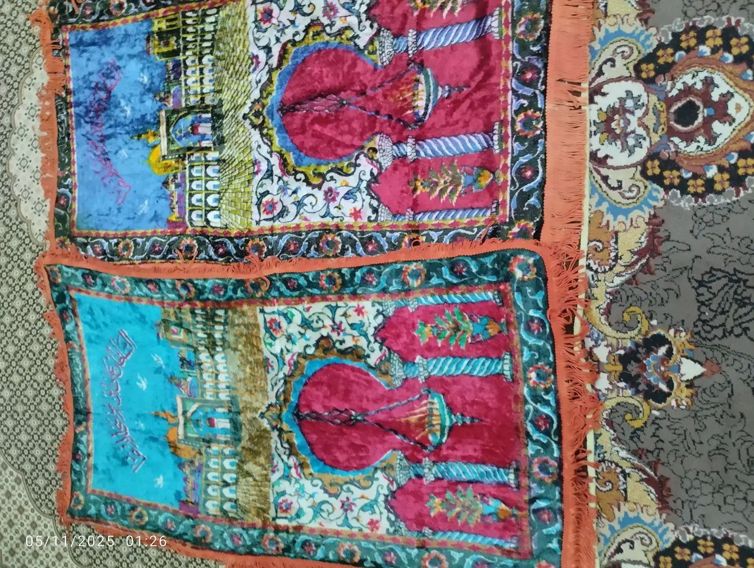 سجاده نماز یک جفت|کلکسیون اشیاء عتیقه|بیرجند, |دیوار