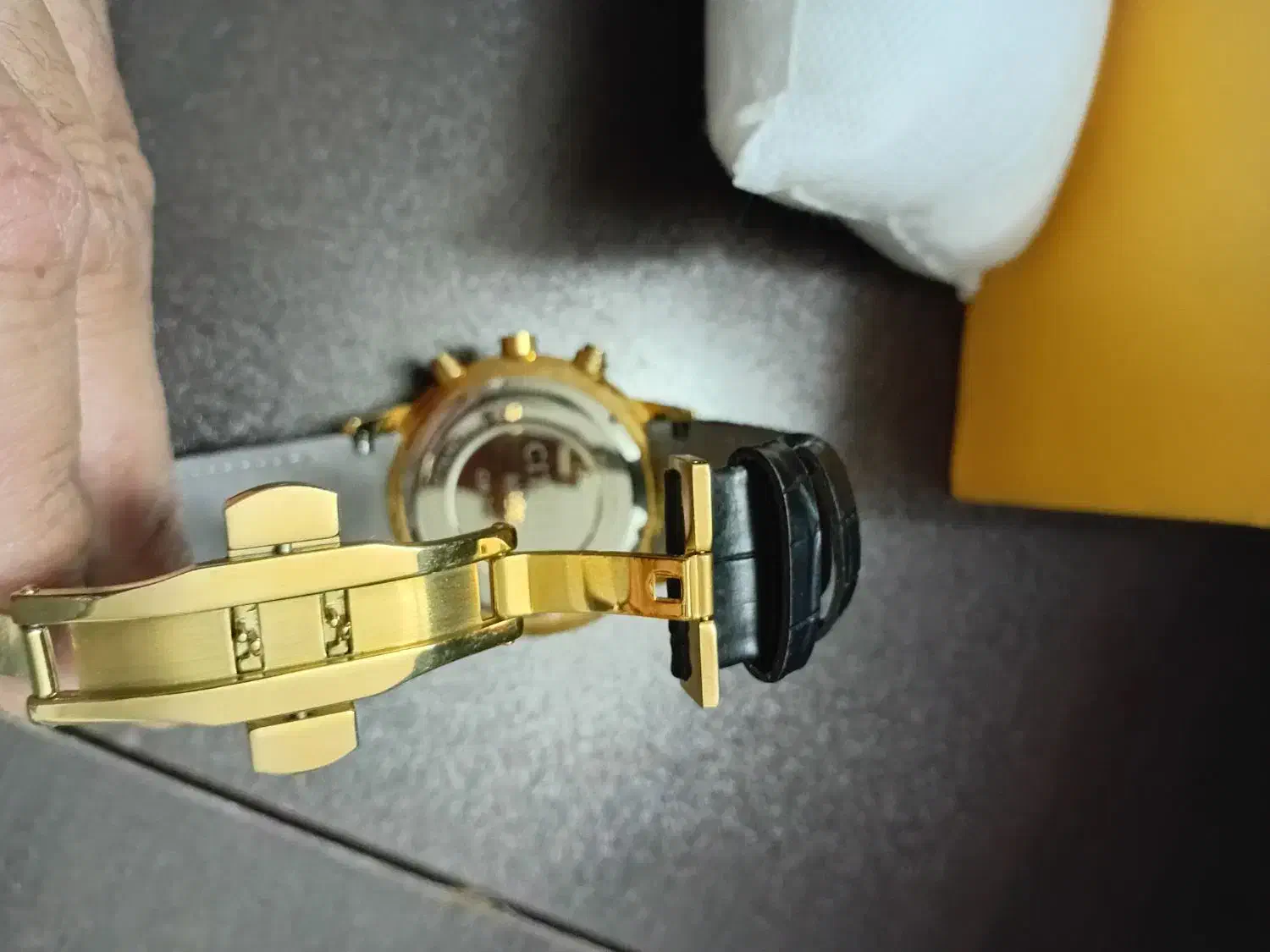 ساعت ست سیتیزن|ساعت|پرند, فاز ۵|دیوار