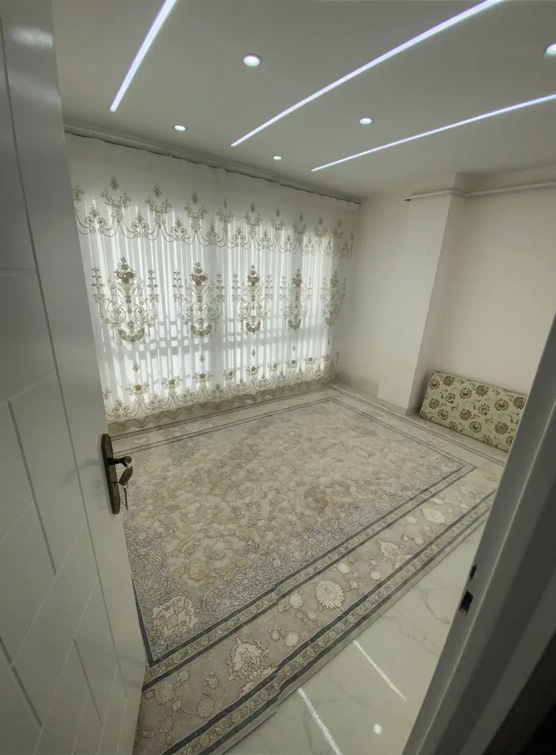 اپارتمان ۱۱۷ متری مطهری|اجارهٔ آپارتمان|قروه, |دیوار