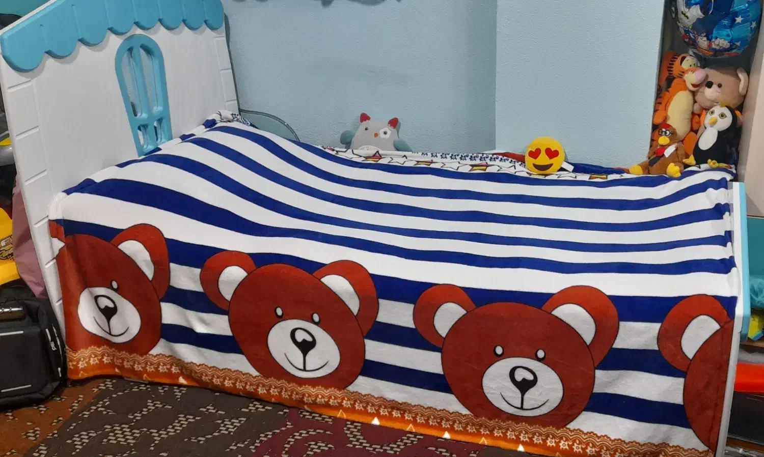 تخت نوجوان در حد نو|تخت و سرویس خواب|شاهین‌شهر, شهرک ردانی پور|دیوار