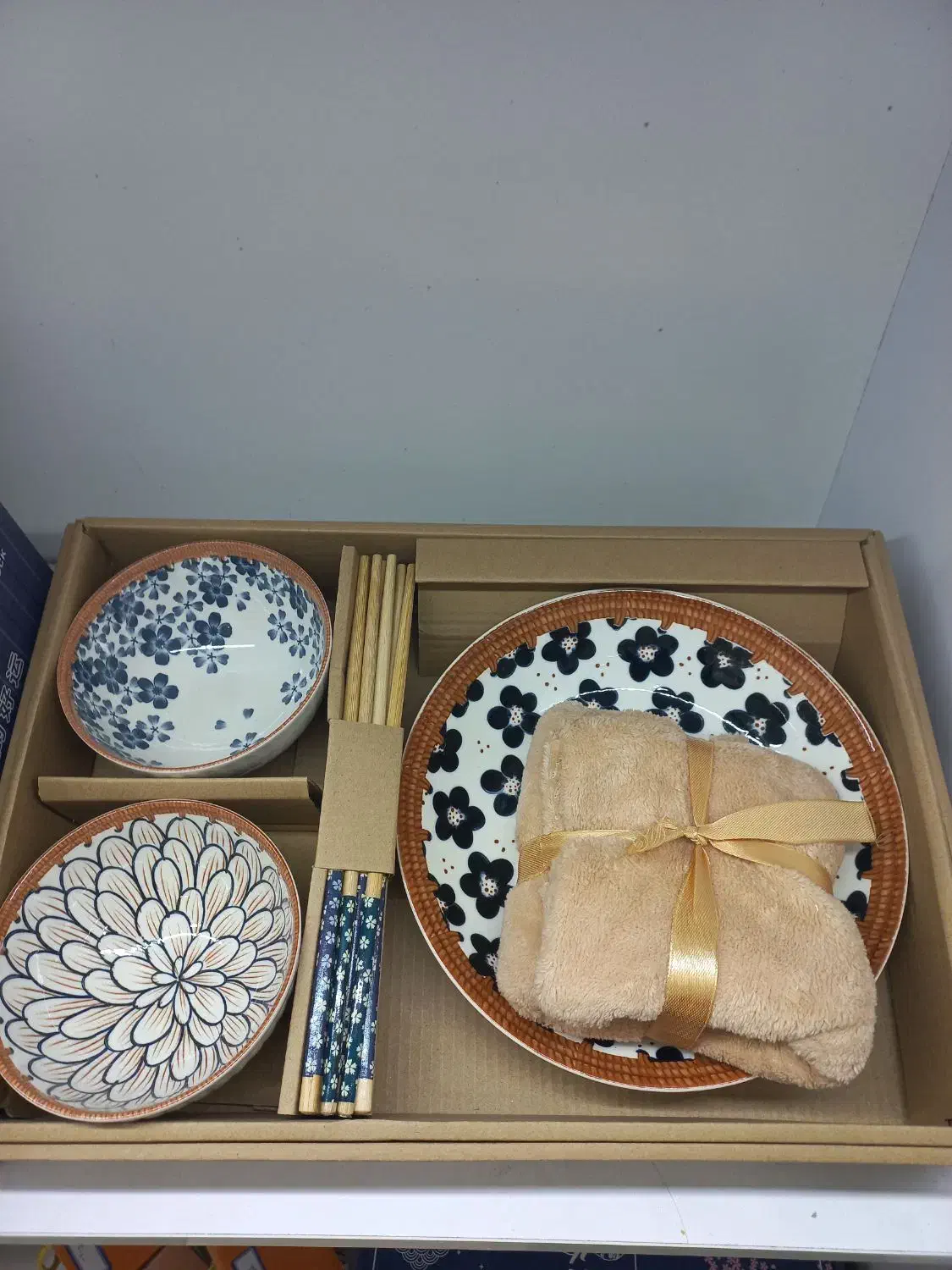 کادویی پذیرایی و آشپزخانه|ظروف سرو و پذیرایی|سلماس, |دیوار